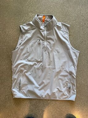 Peter Millar Light Gray Zip-Front Sleeveless Vest with Orange Accent